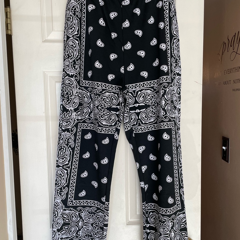 Black and White Paisley Trousers - Women. Sweatpants with elastic on bottom.